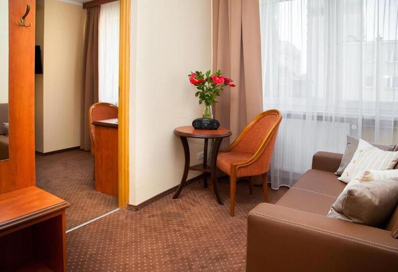 اتاق استاندارد, Załęże