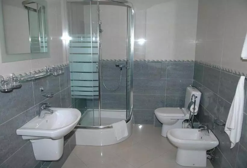 Standard Kolmen Hengen Huone, Załęże