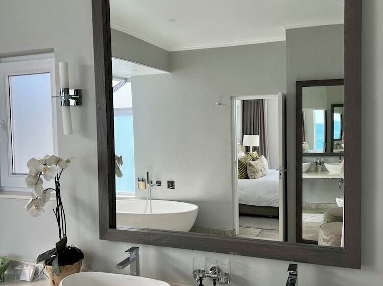 سوییت با چشم‌انداز دریا, Ocean View House