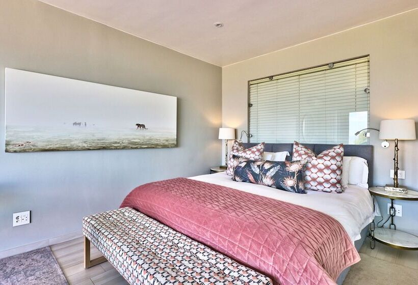 سوییت با چشم‌انداز دریا, Ocean View House