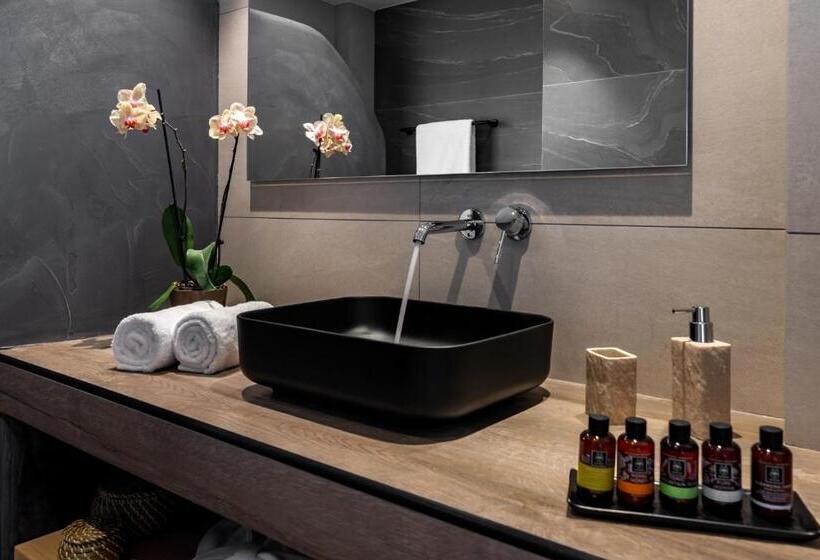 سوییت جونیور با چشم‌انداز دریا, Neoma Luxury Suites