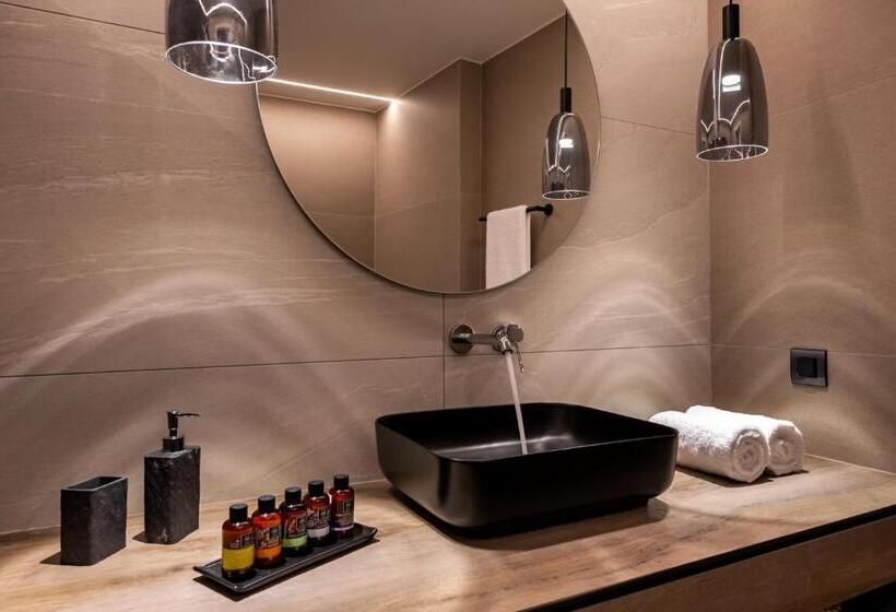 سوییت سوپریور با چشم‌انداز دریا, Neoma Luxury Suites
