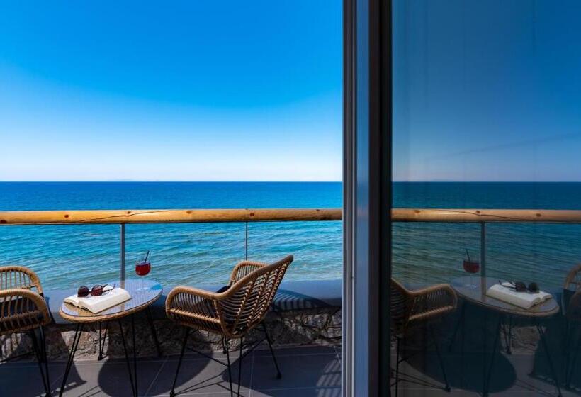 Suite Supérieure Vue Mer, Neoma Luxury Suites