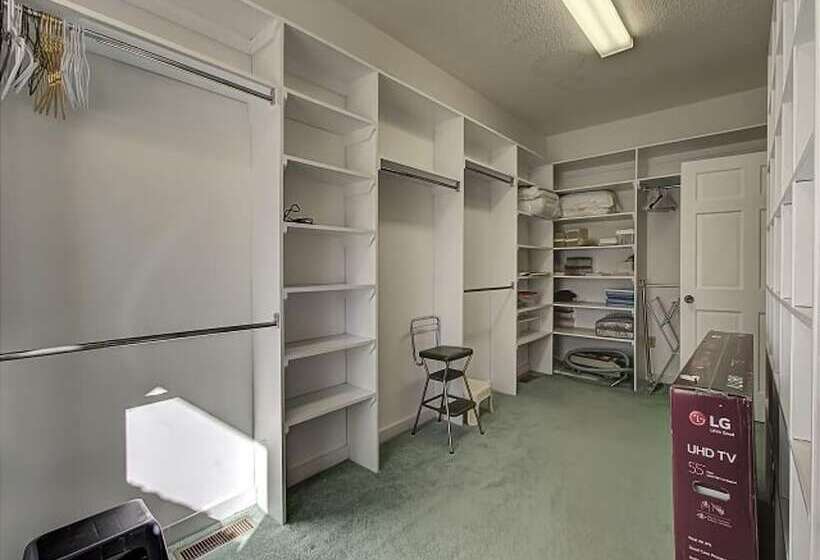 1间卧室的房子, Far Horizons #416