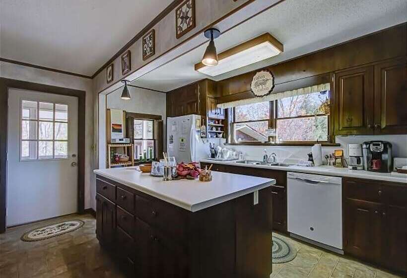 1间卧室的房子, Far Horizons #416