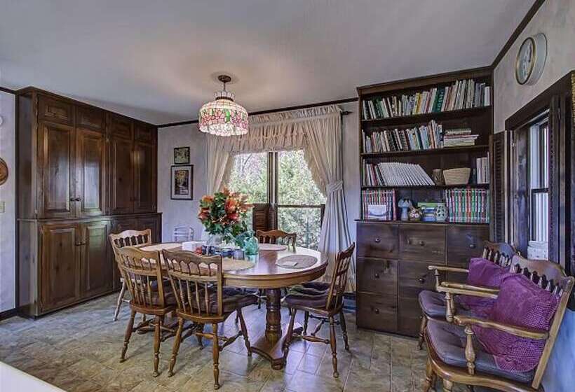 1间卧室的房子, Far Horizons #416