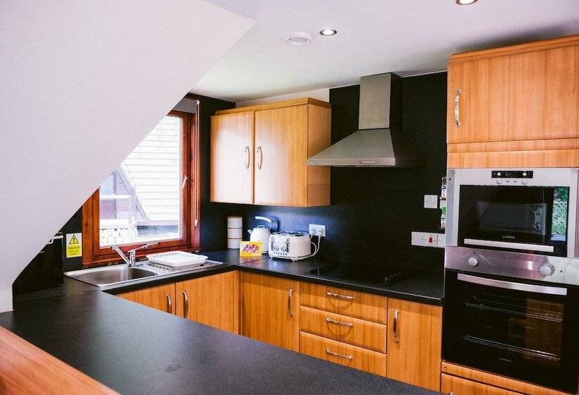 Хижина, Bright Star Lodge