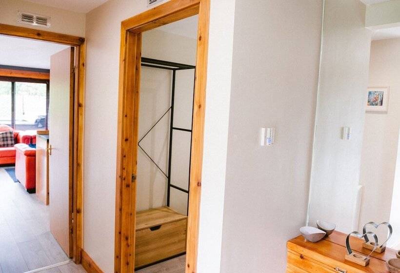 Хижина, Bright Star Lodge