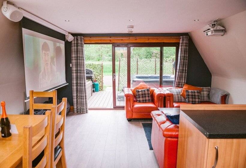 Хижина, Bright Star Lodge