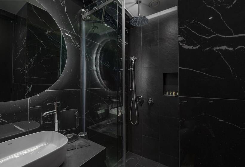 غرفة كومفورت, No 15 Ermou