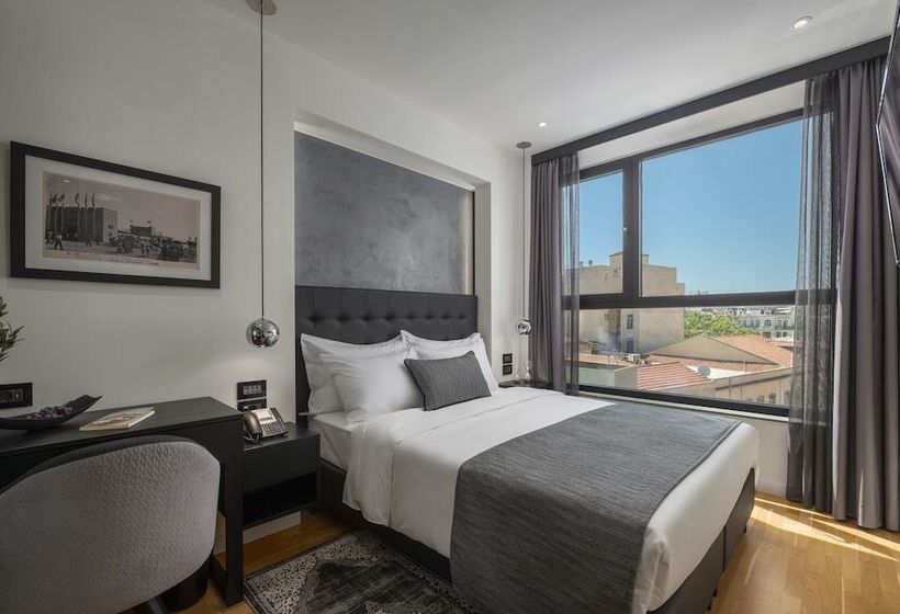 غرفة كومفورت, No 15 Ermou