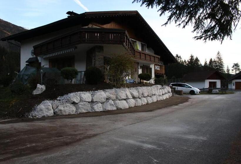 Трехместный Номер Стандарт с Балконом, Pension Inge