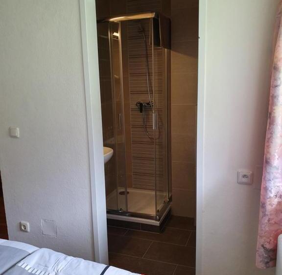 Номер Стандарт Трехместный, Pension Inge