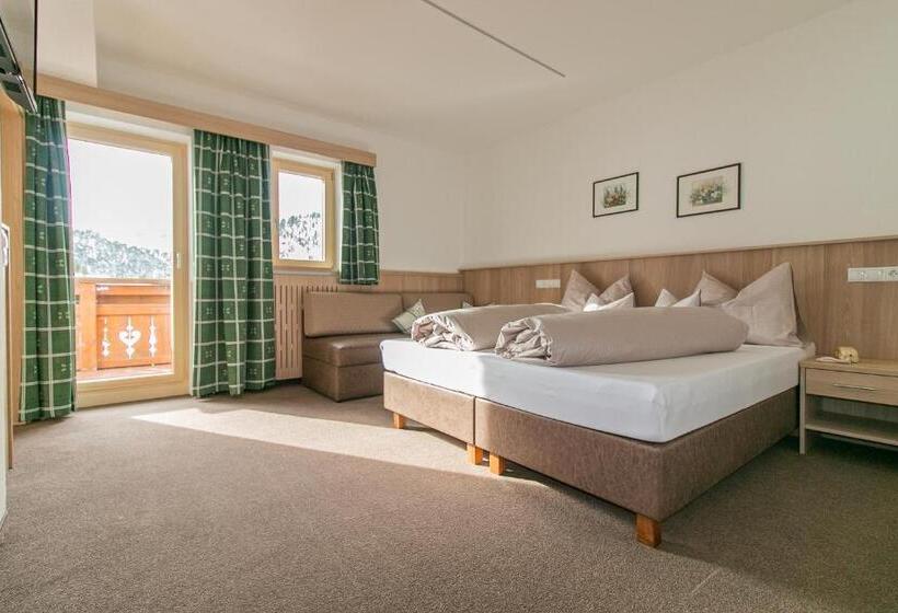 Comfort room with balcony, S`hoamatl