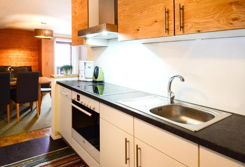 شقة 3 غرف, Ferienhaus Schnitzhof