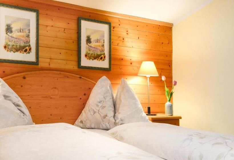 شقة 3 غرف, Ferienhaus Schnitzhof