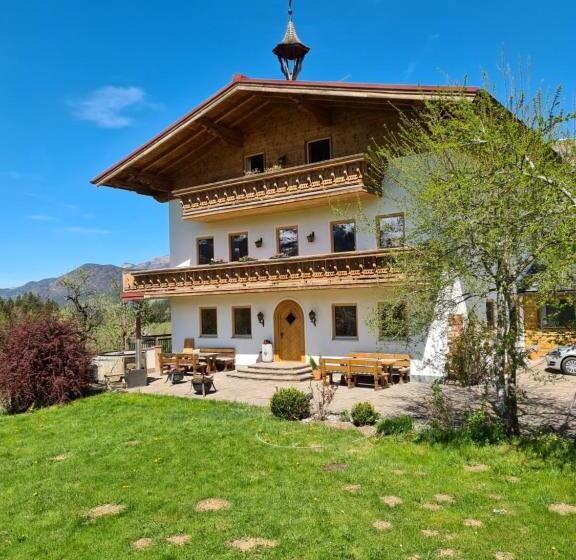 شقة 3 غرف, Ferienhaus Schnitzhof