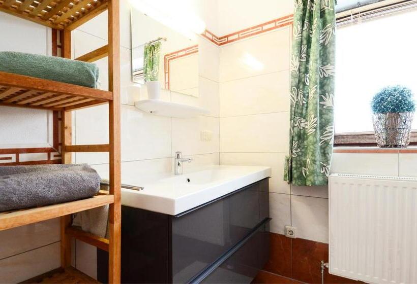 شقة غرفتين, Ferienhaus Schnitzhof