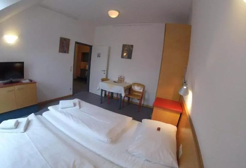 اتاق استاندارد چهار تخته, Haus Mobene   Hotel Garni