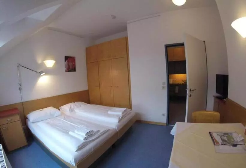 اتاق استاندارد چهار تخته, Haus Mobene   Hotel Garni