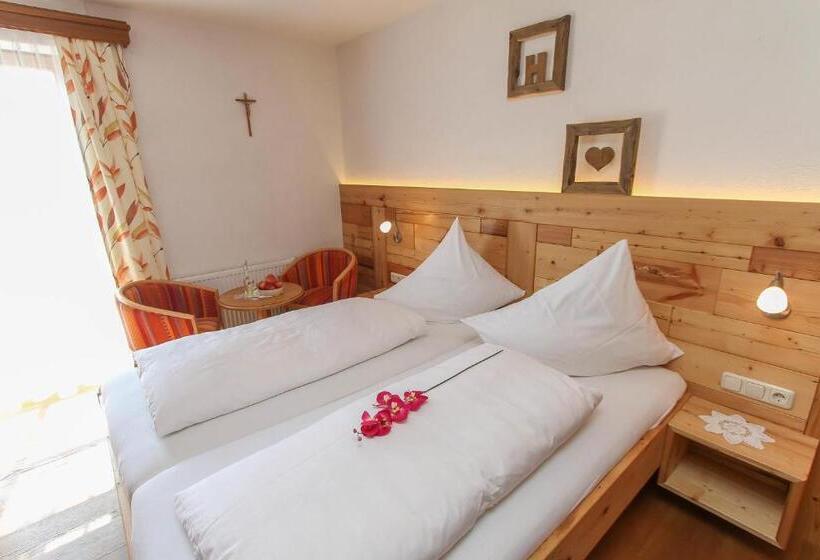 غرفة عائلية, Herzoghof