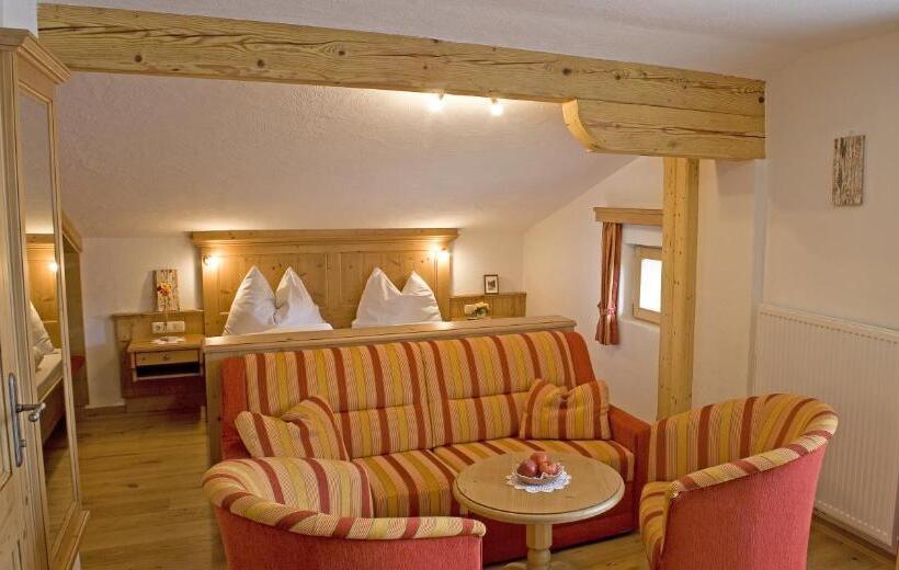 غرفة عائلية, Herzoghof