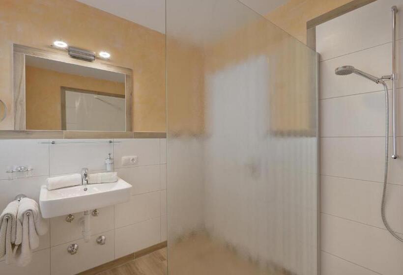 침실 2개 아파트, Garni Tirol