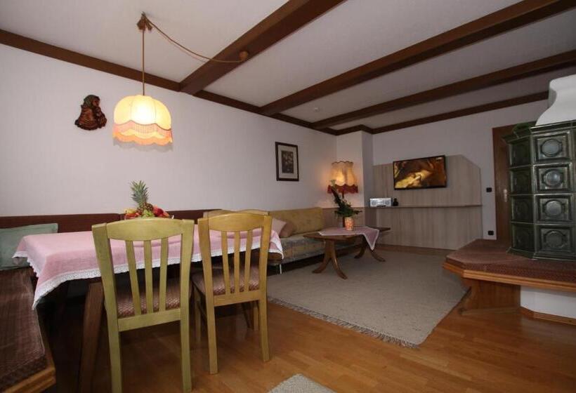 Апартаменты 2 Спальни, Garni Tirol