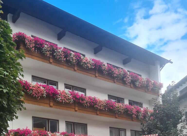 غرفة قياسية ثلاثية, Gasthof Hotel Kirchenwirt