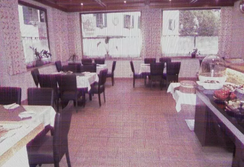 スタンダードトリプルルーム, Gasthof Hotel Kirchenwirt
