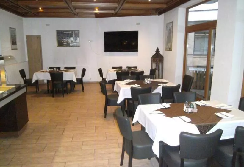 スタンダードトリプルルーム, Gasthof Hotel Kirchenwirt