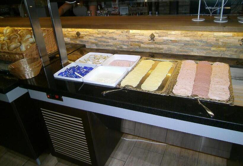 غرفة قياسية ثلاثية, Gasthof Hotel Kirchenwirt