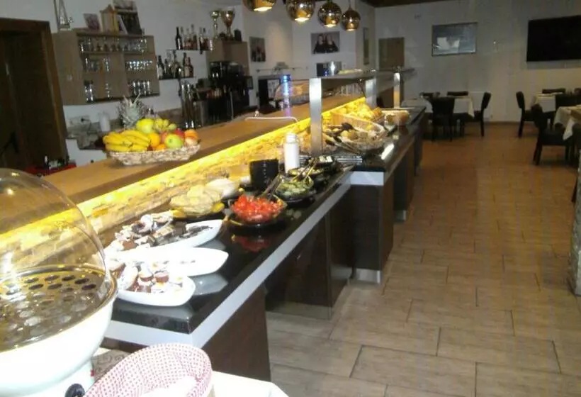 スタンダードトリプルルーム, Gasthof Hotel Kirchenwirt