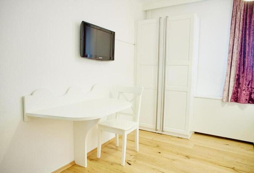 Номер Стандарт, Madar Café Restaurant Zum Fürsten