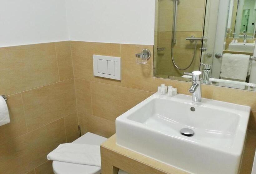 Номер Стандарт, Madar Café Restaurant Zum Fürsten