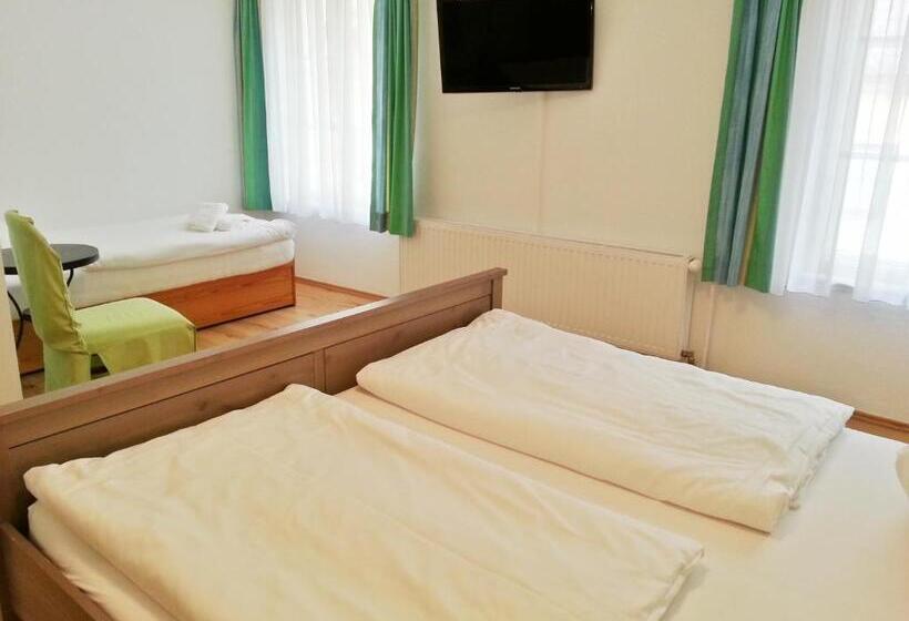 Номер Стандарт, Madar Café Restaurant Zum Fürsten