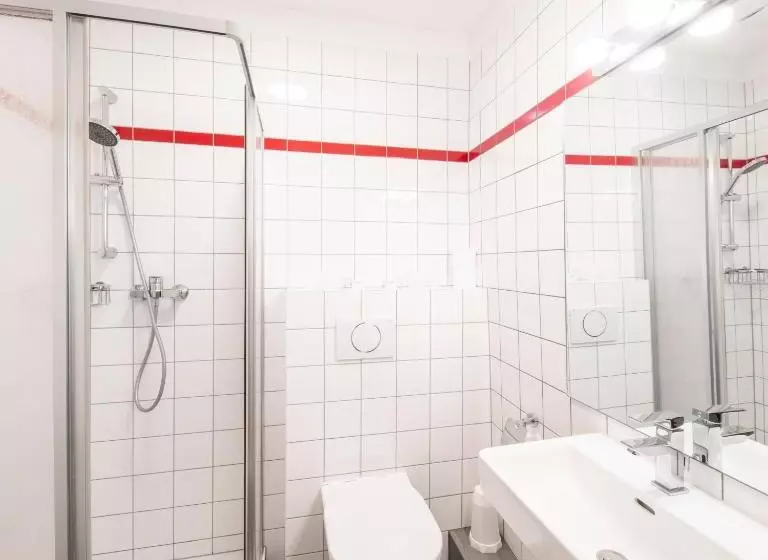 Standard-studio, Madar Café Restaurant Zum Fürsten