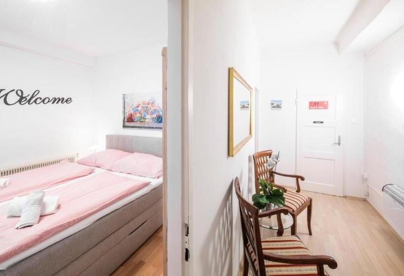 Студия Стандарт, Madar Café Restaurant Zum Fürsten