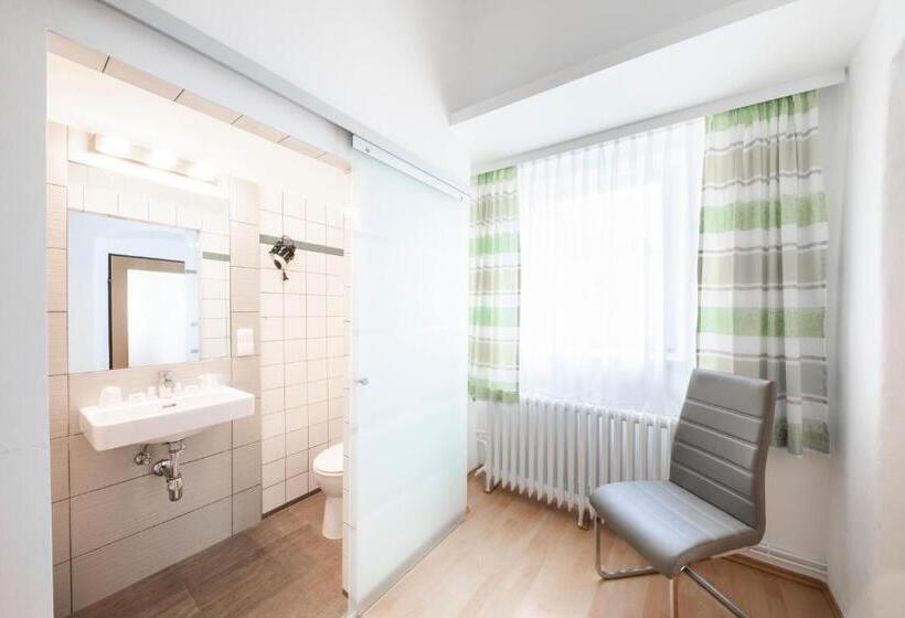 이코노미 룸, Madar Café Restaurant Zum Fürsten