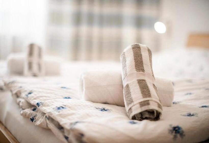 이코노미 룸, Madar Café Restaurant Zum Fürsten