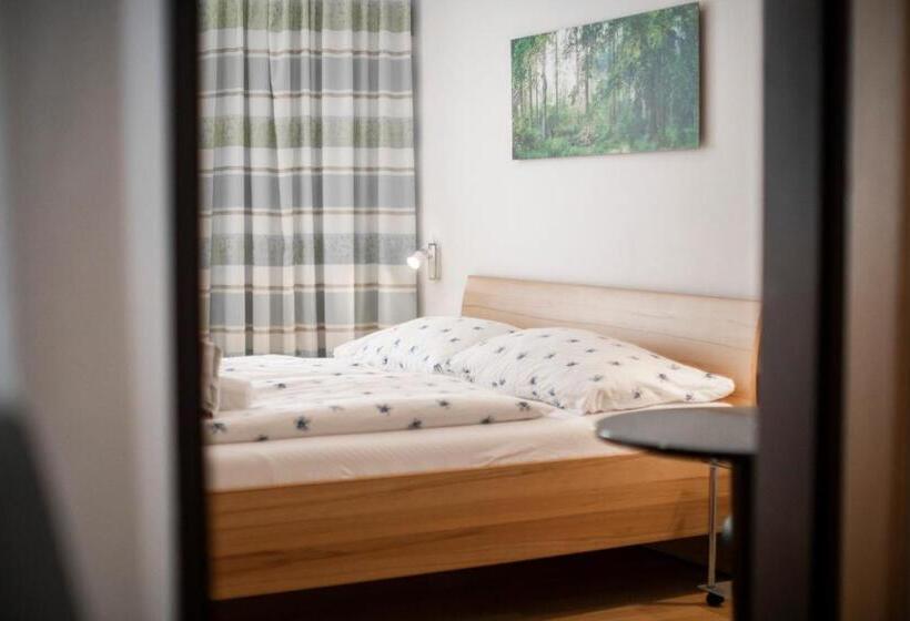 이코노미 룸, Madar Café Restaurant Zum Fürsten