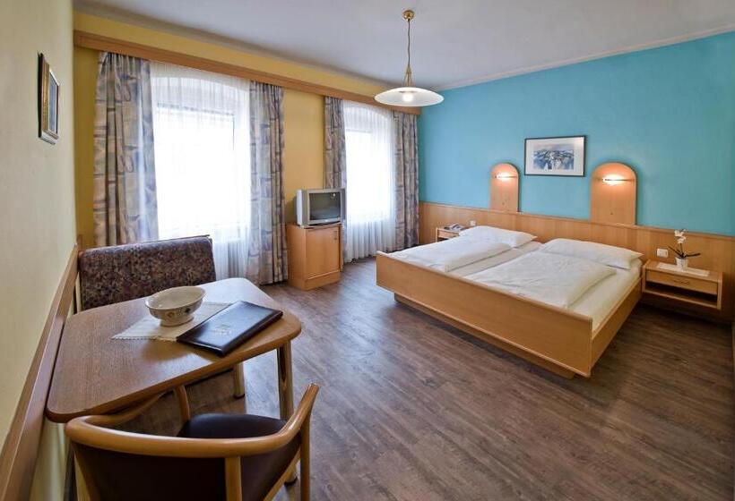 Номер Стандарт, Pension Martha
