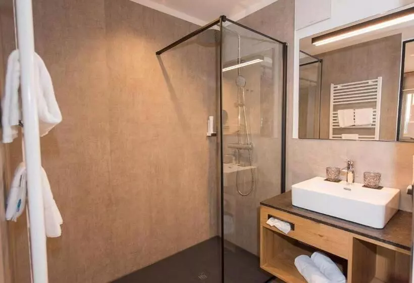 Standard Room, Muhr