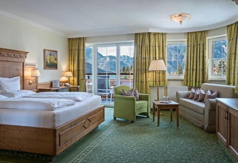 סוויטת ג'וניור, Vier Jahreszeiten Wellnessresort Achensee