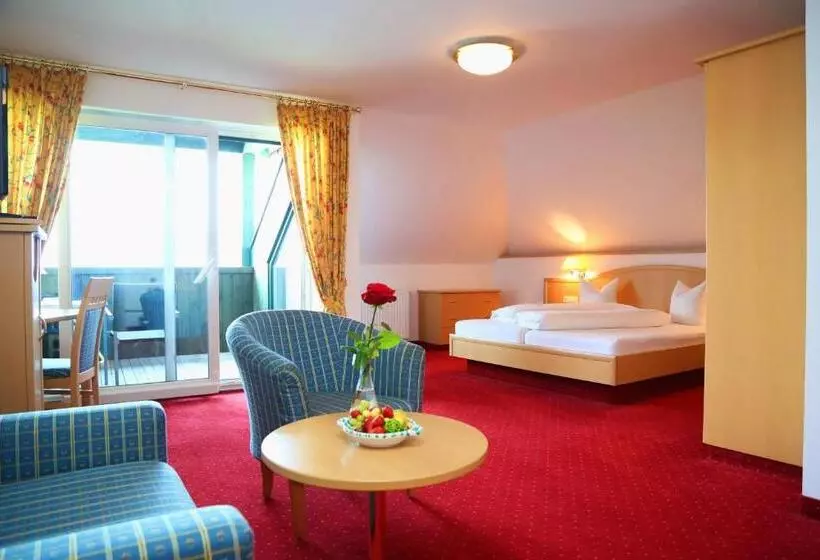 Deluxe-huone Järvinäkymä, Seegasthof Hois N Wirt   Hotel Mit Wellnessbereich