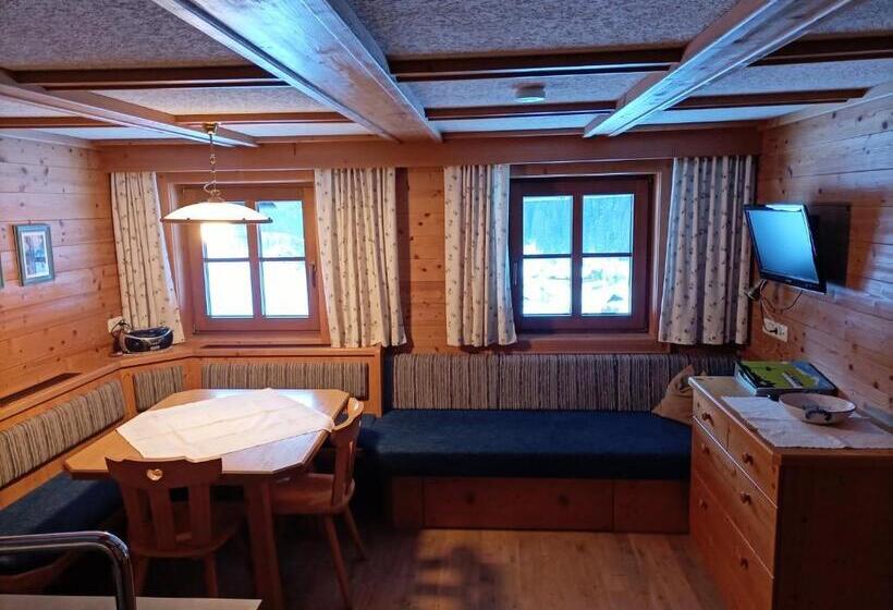 דירה בת חדר שינה 1 עם מרפסת, Plonerhof