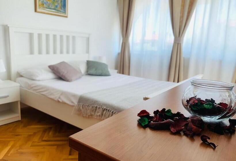 Четырехместный Номер Стандарт, Linc Rooms & Apartments