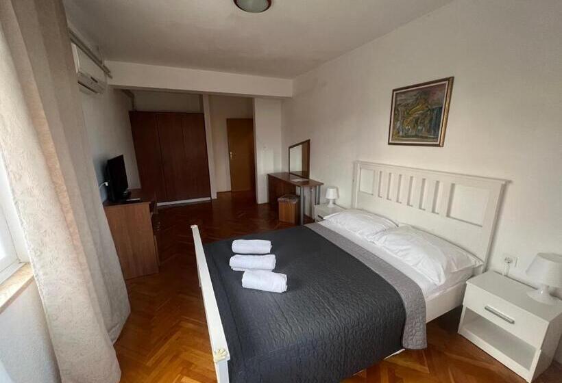 Четырехместный Номер Стандарт, Linc Rooms & Apartments