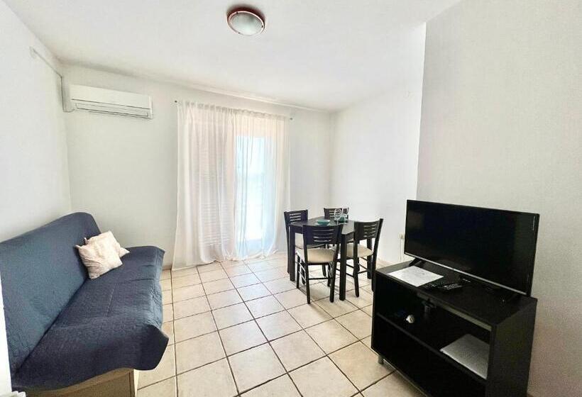 Апартаменты Комфорт 1 Спальня, Linc Rooms & Apartments