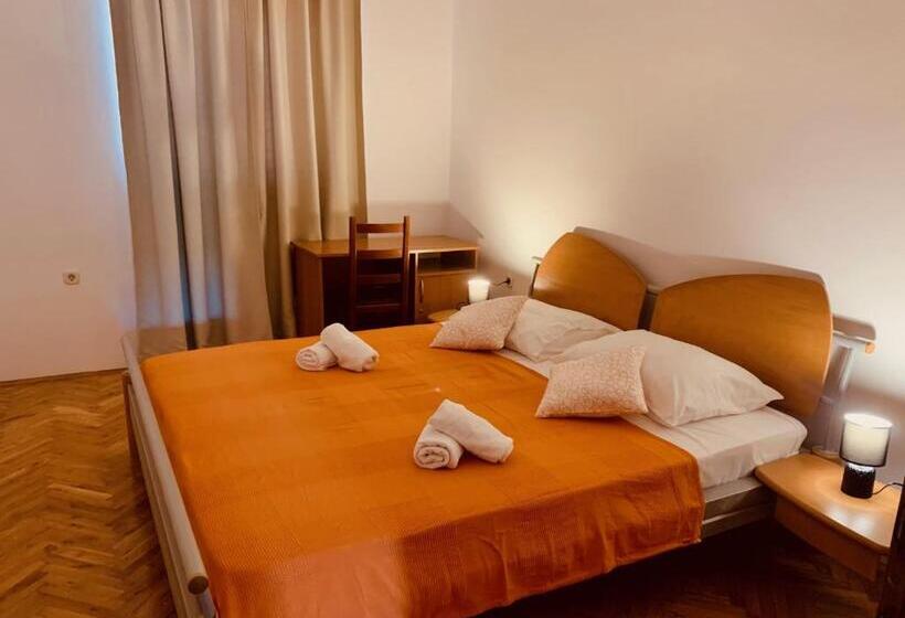 Апартаменты Комфорт 1 Спальня, Linc Rooms & Apartments